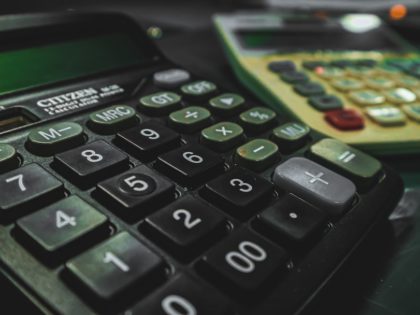 Calculatrice et tableau de répartition salaire-dividende d'une Sàrl genevoise
