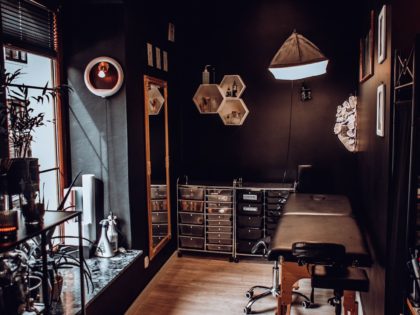Cabinet de dermatologie esthétique genevois — équipement médical contemporain