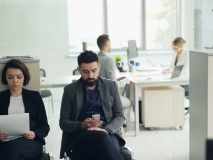 Déclaration fiscale et bulletin de salaire avec ligne impôt à la source
